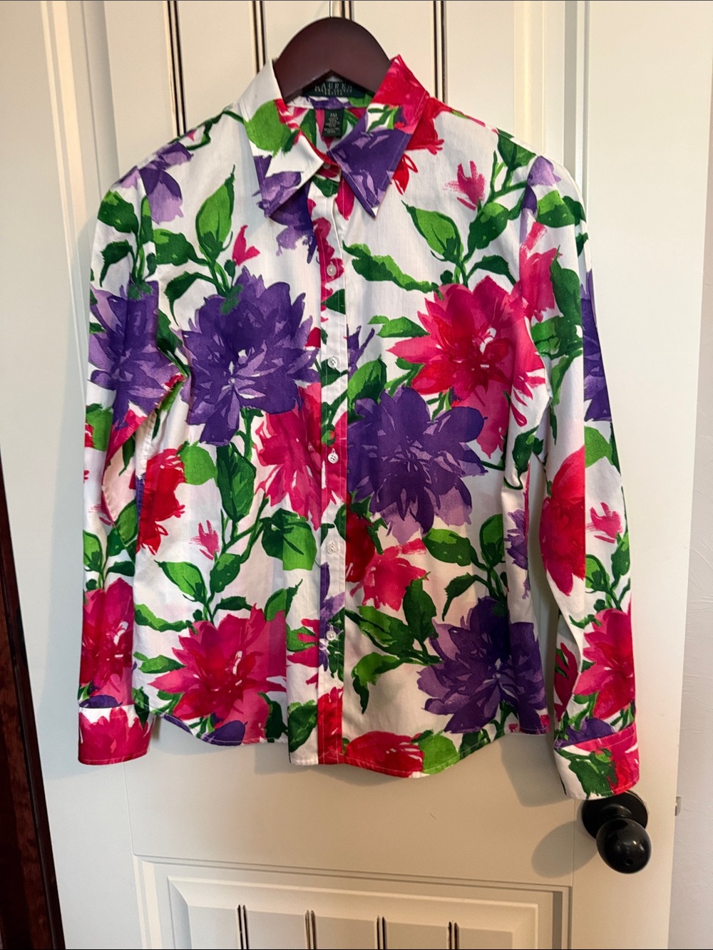 Bright Floral Button-Up 100% CottonBright Floral Buttonup Excellent Condition.